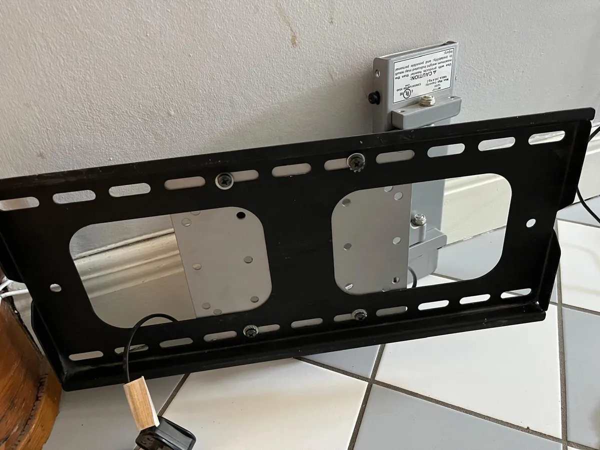 Tv mount - Image 2
