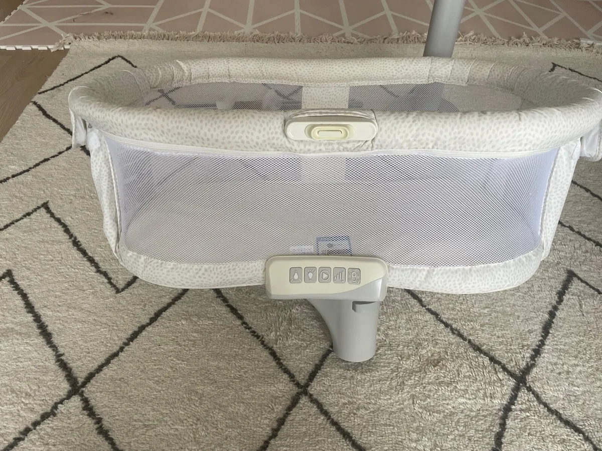Bassinet halo swivel 360 cot - Image 1