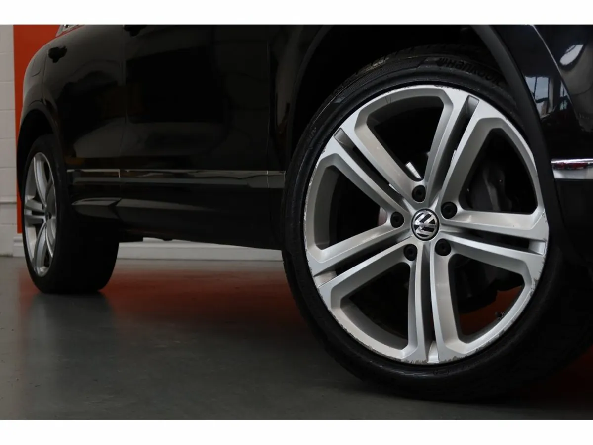 Volkswagen Touareg 3.0tdi 262BHP V6 5DR Auto #74 - Image 2