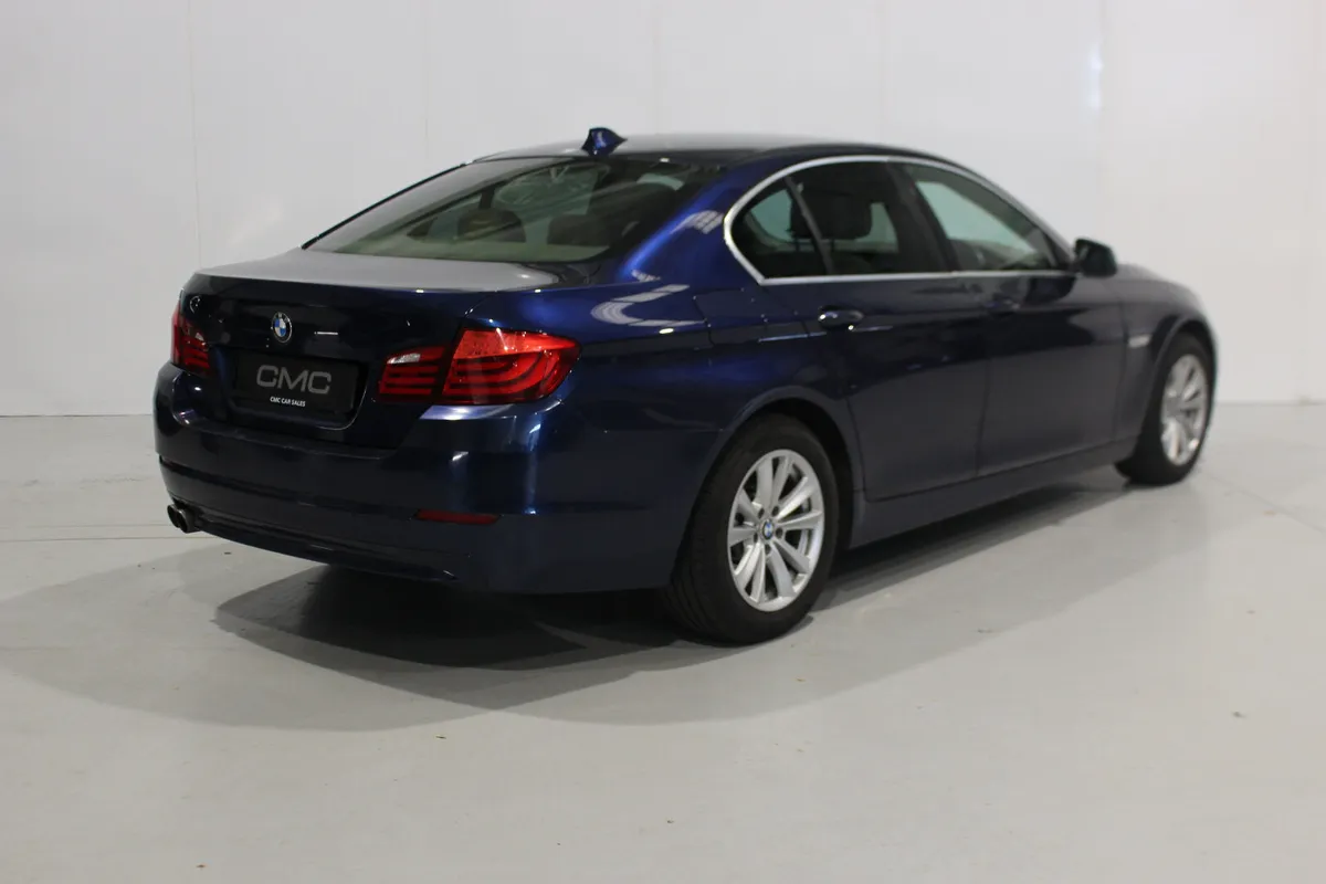 BMW 5-Series 2013 520d se manual. - Image 3