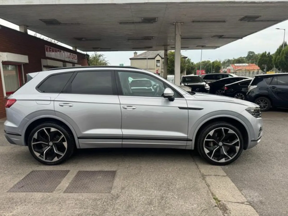 Volkswagen Touareg D LE 3.0tdi 4M 286HP 5DR Auto - Image 2