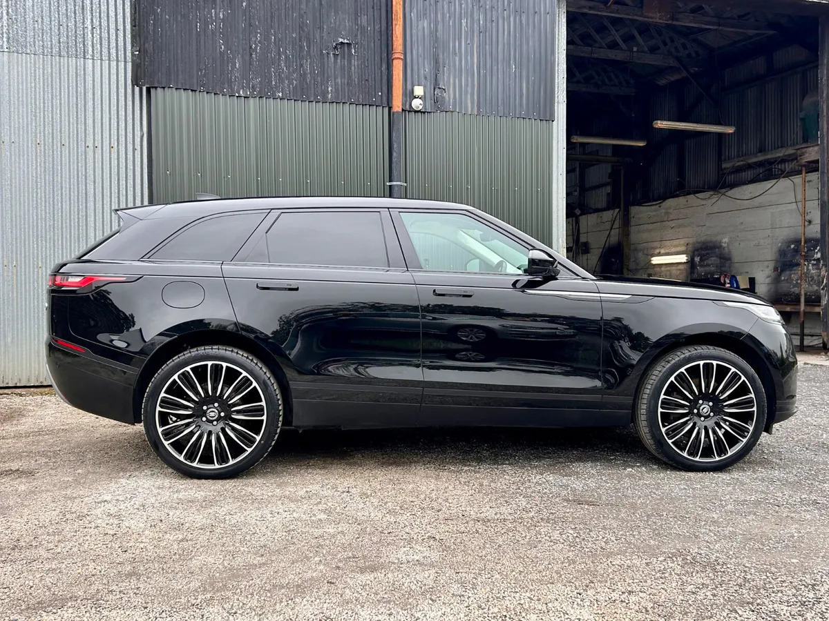 Land Rover Range Rover Velar 2023 - Image 3