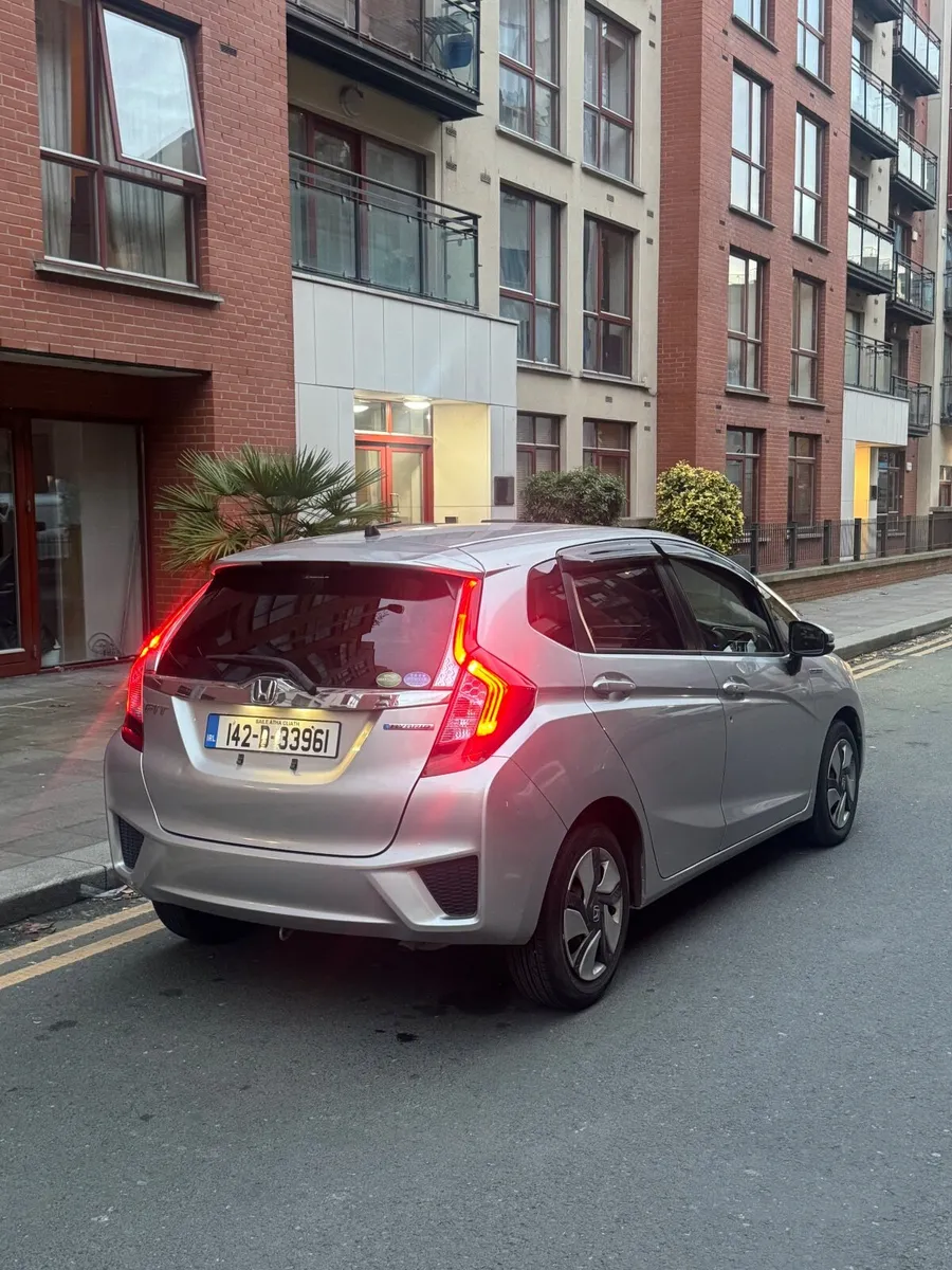 2014 (Oct) Honda Fit Hybrid Automatic - Image 4