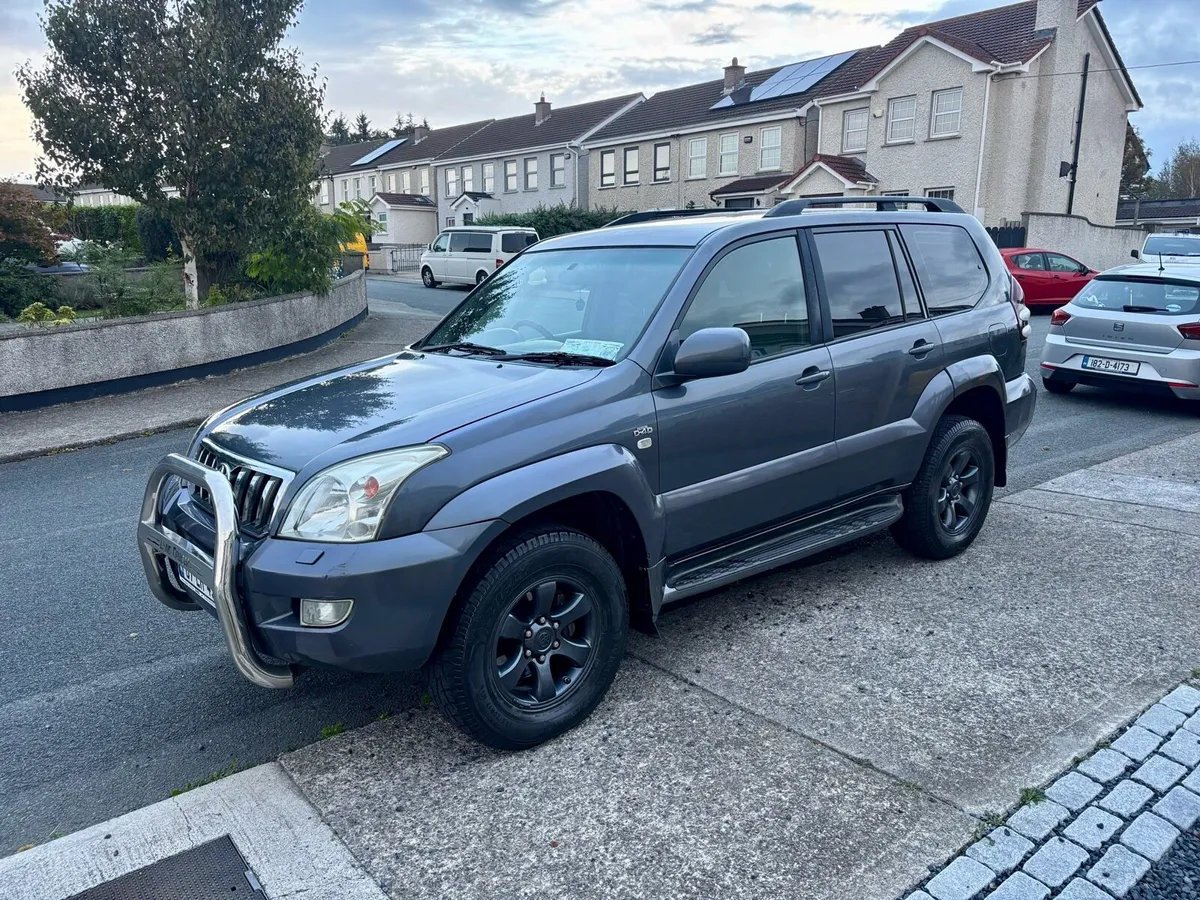 Toyota Landcruiser Crew Cab - Image 3