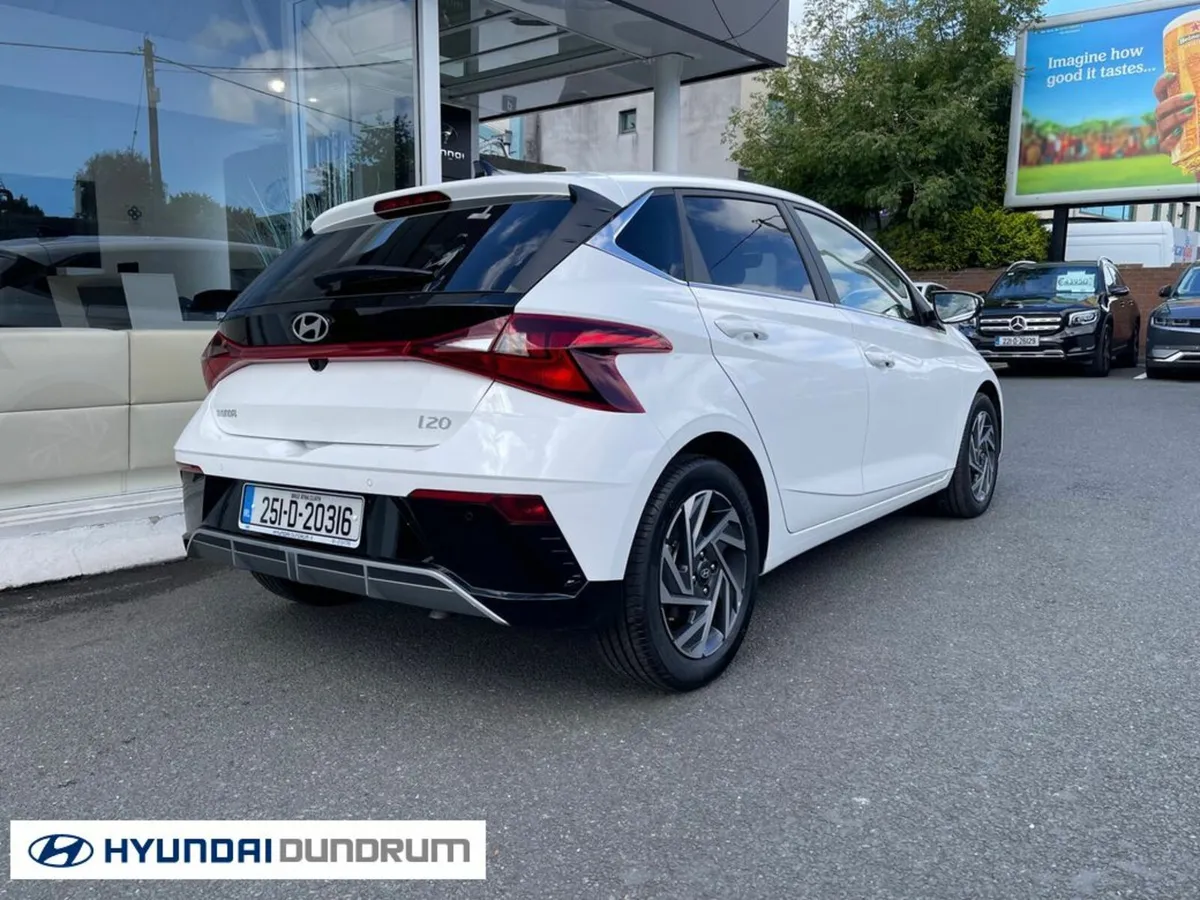 Hyundai i20 Deluxe Plus Automatic - Image 3