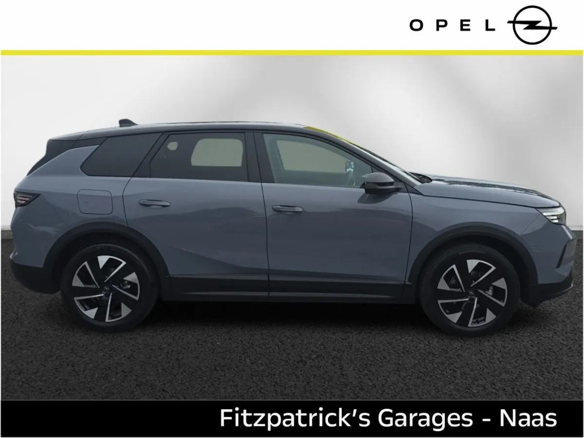 Opel Grandland GS Hybrid Demo With 3.9  Finance A - Image 4