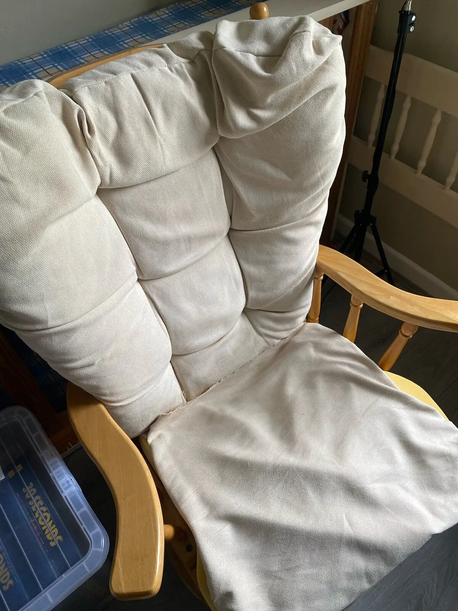 Nursing glider chair & footstool - Image 2