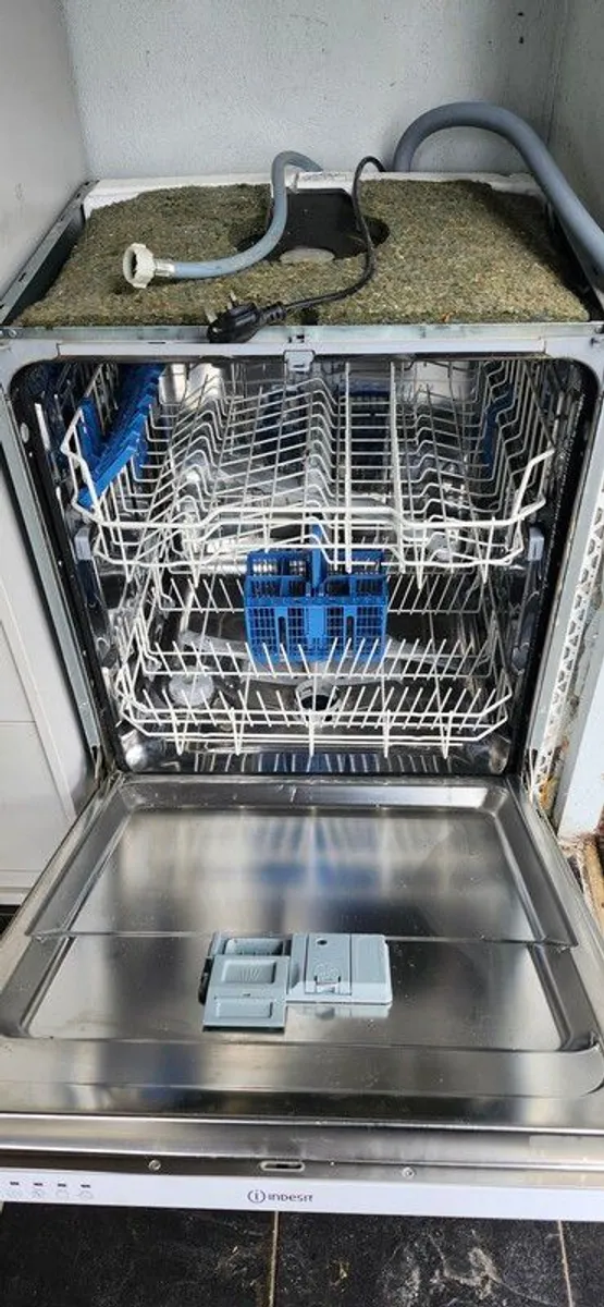 Indesit dishwasher - Image 3