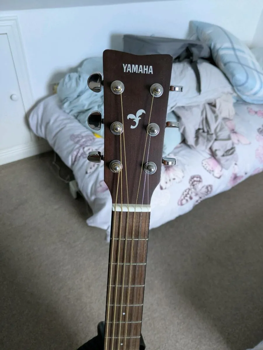 Guitar - Image 2