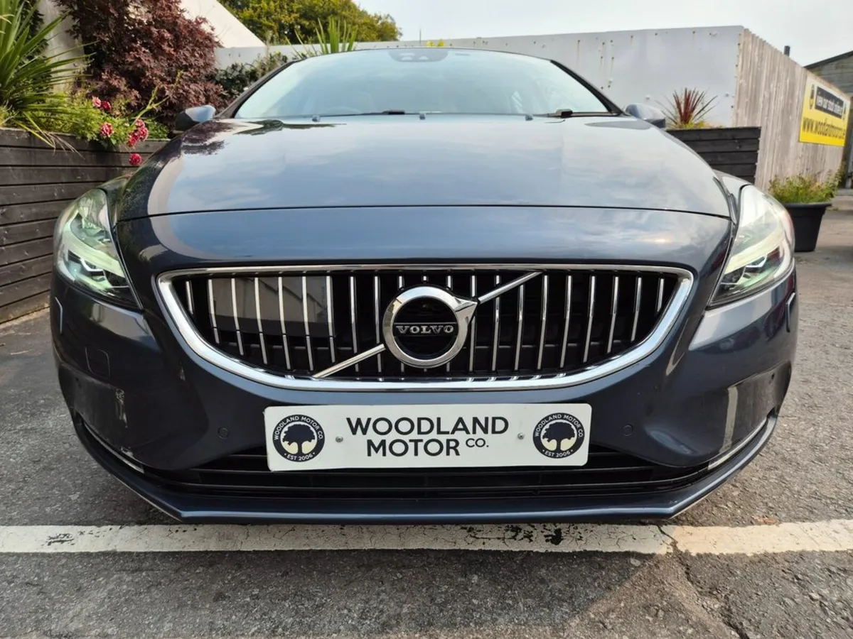 Volvo V40 1.5 T3 AUTO/ CLASSIC INSCRIPTION WITH PA - Image 4