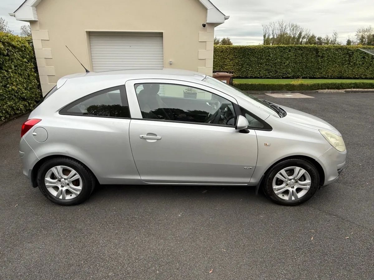 Opel Corsa 2010 - Image 4