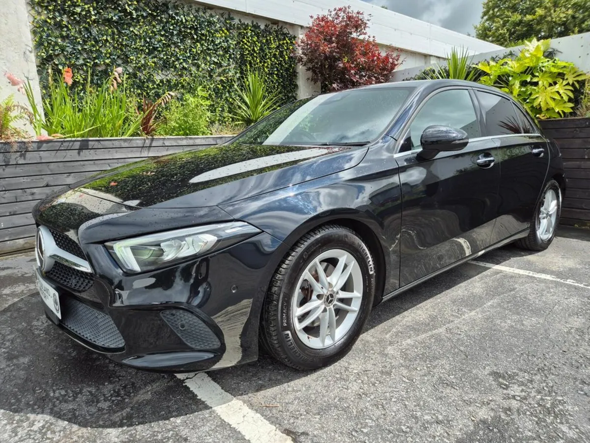 Mercedes-Benz A-Class A180 1.33 PETROL AUTO / STYL - Image 3