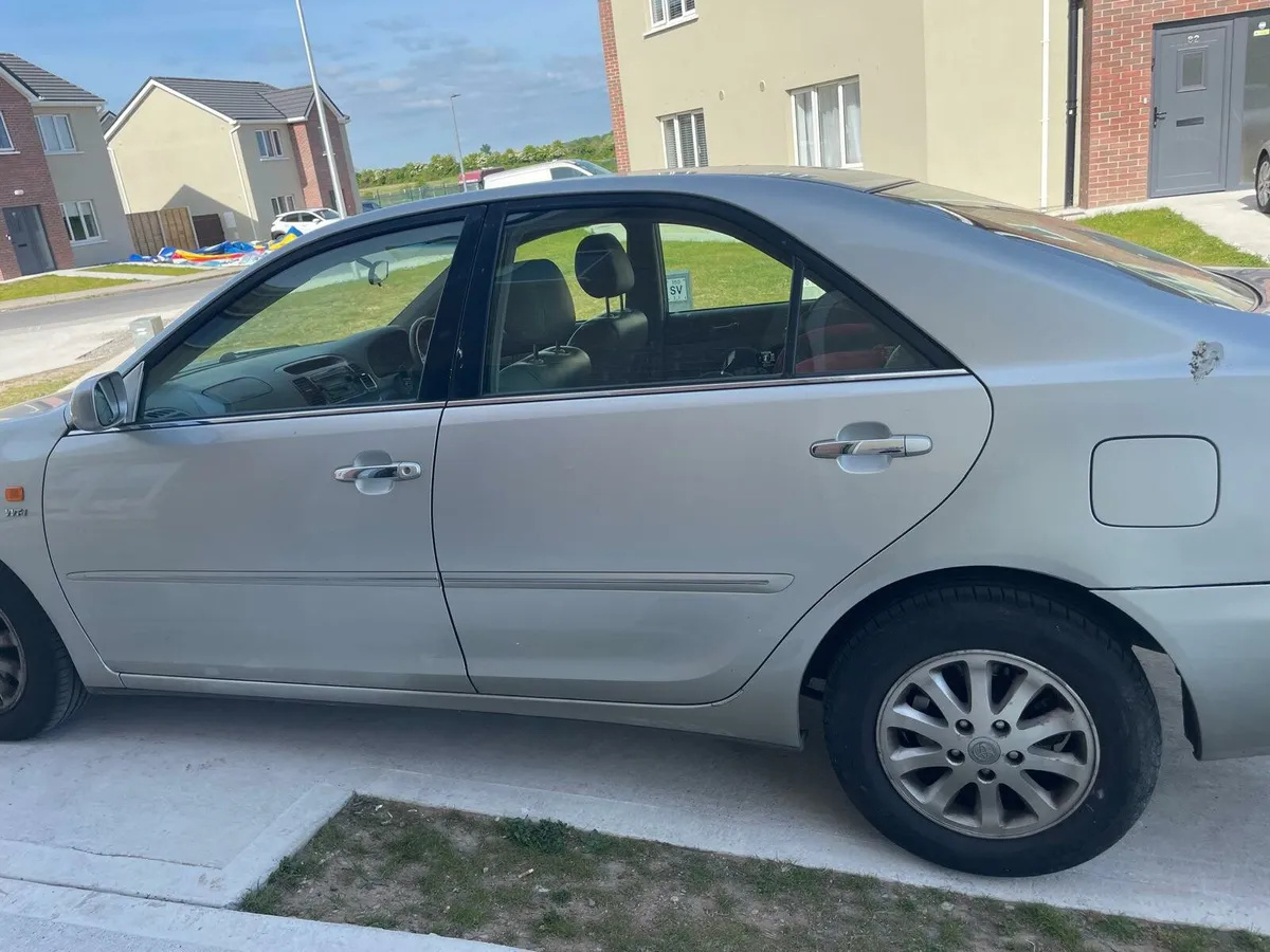 2004 Toyota Camry - Image 3
