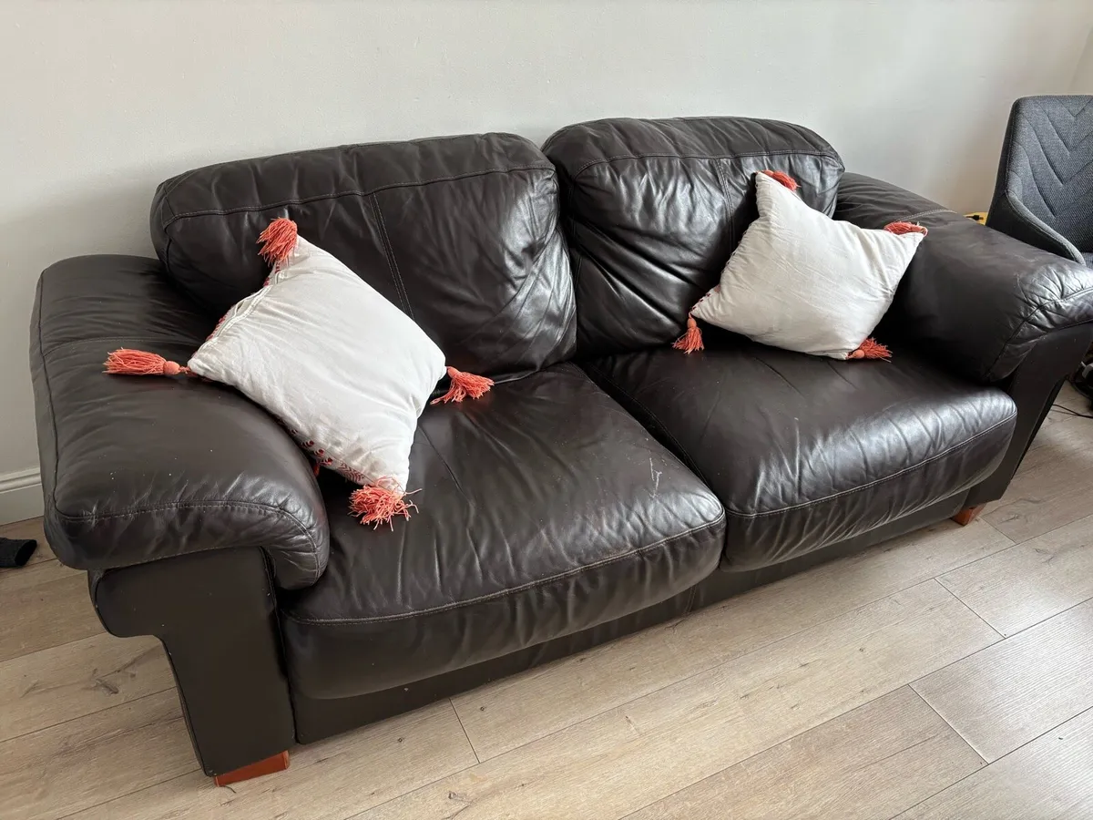 3seater leather sofa - Image 1