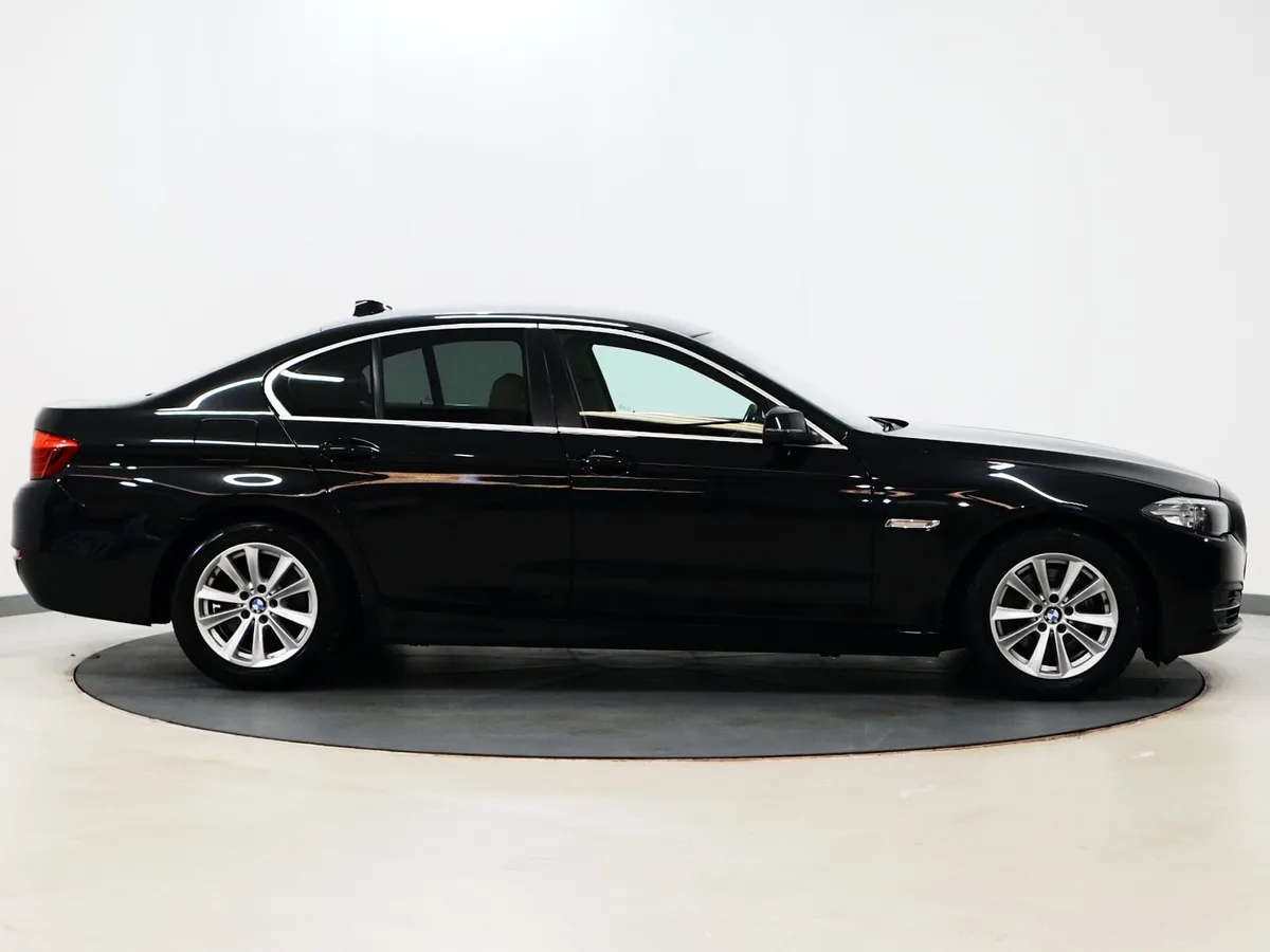 *22* 2016 BMW 5-Series 2.0d se - Image 3