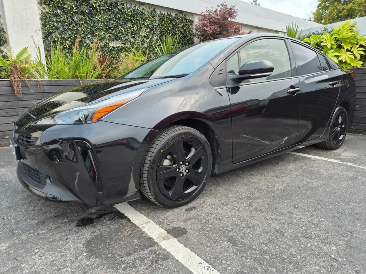 Toyota Prius 1.8 HYBRID / S TOURING BLACK EDITION - Image 1