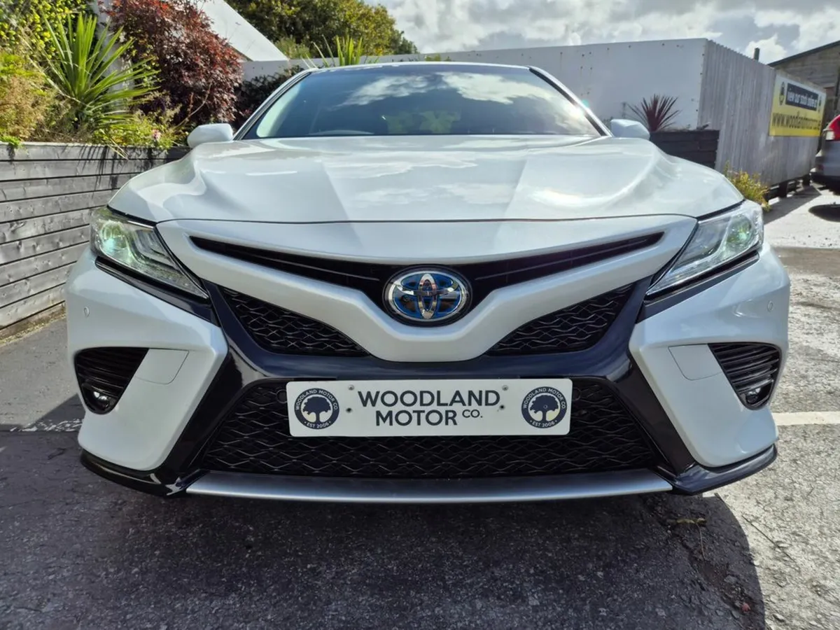 Toyota Camry 2.5 HYBRID / SOL WORLD SPORT EDITION - Image 4