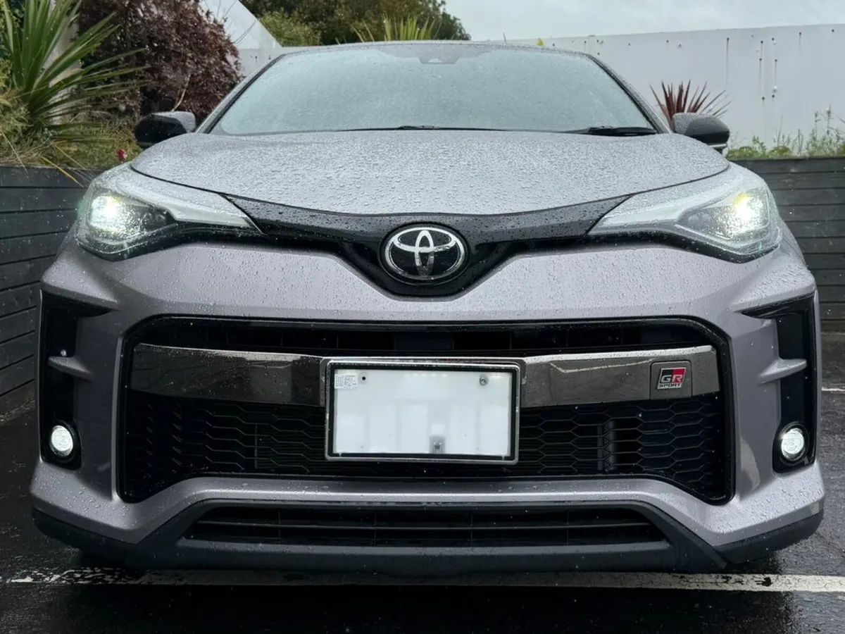 Toyota C-HR 1.8 HYBRID / GR SPORT SPEC / TOP SPEC - Image 3