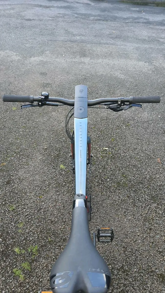 High-End Hybrid/Commuter Bicycle - Image 1