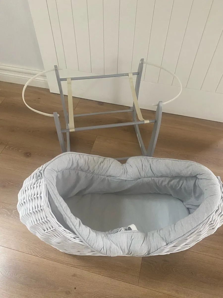 Moses Basket and Stand - Image 2