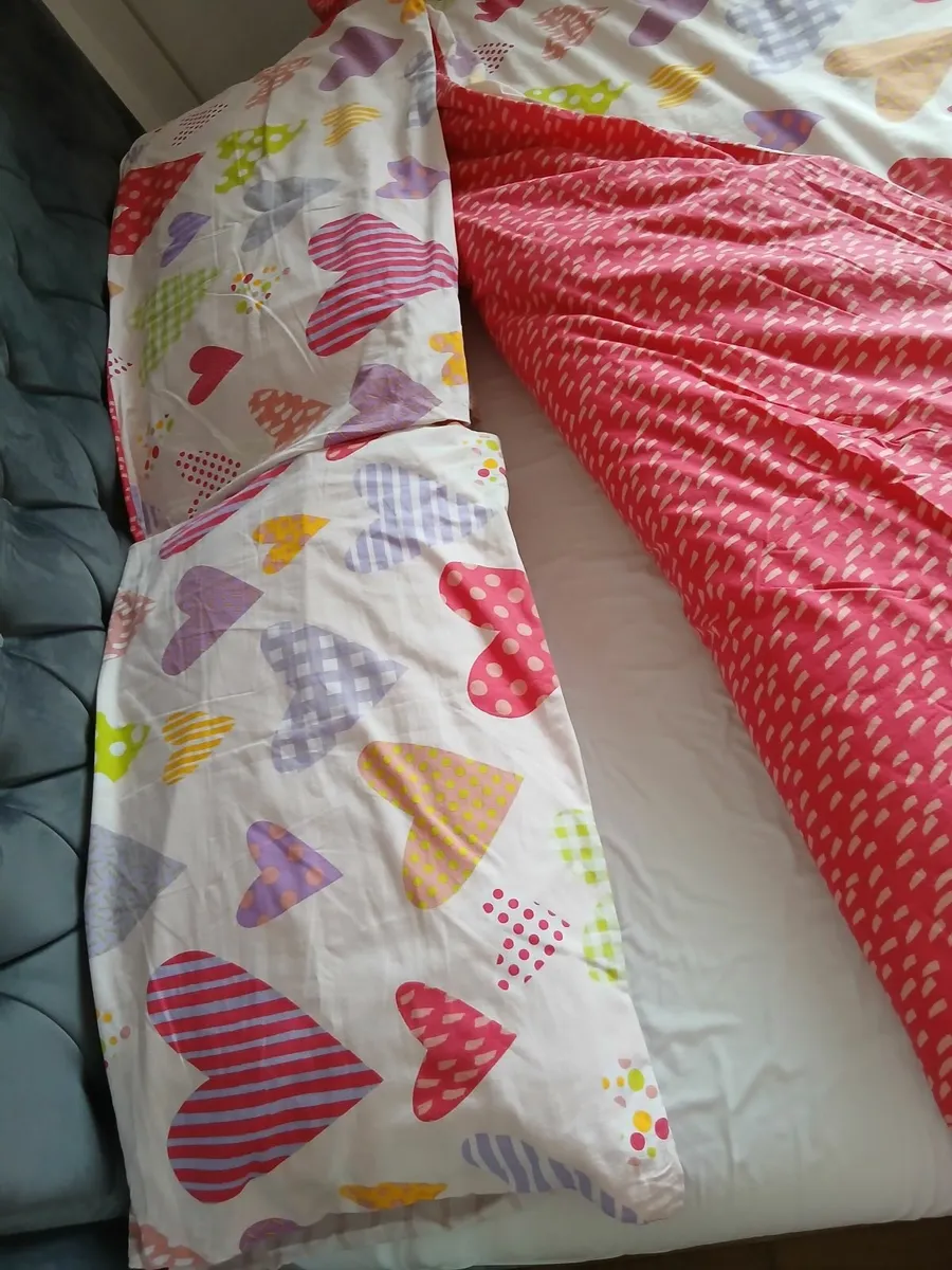 Double Bed Duvet cover and 2 pillowcase covers - Image 2