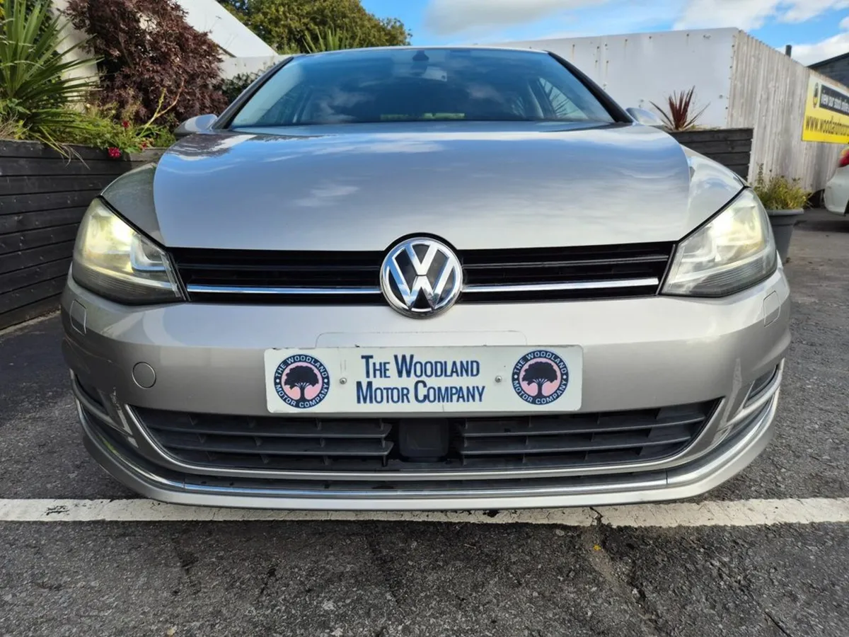 Volkswagen Golf 1.2 TSI AUTO / LOUNGE SPEC / LOW M - Image 4