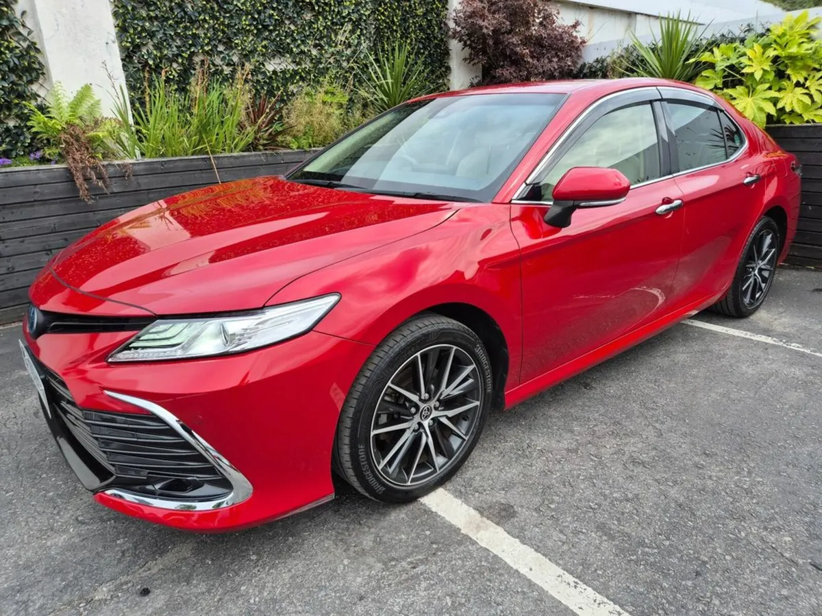 Toyota Camry 2.5 HYBRID / SOL G-PACK WITH LEATHER - Image 3