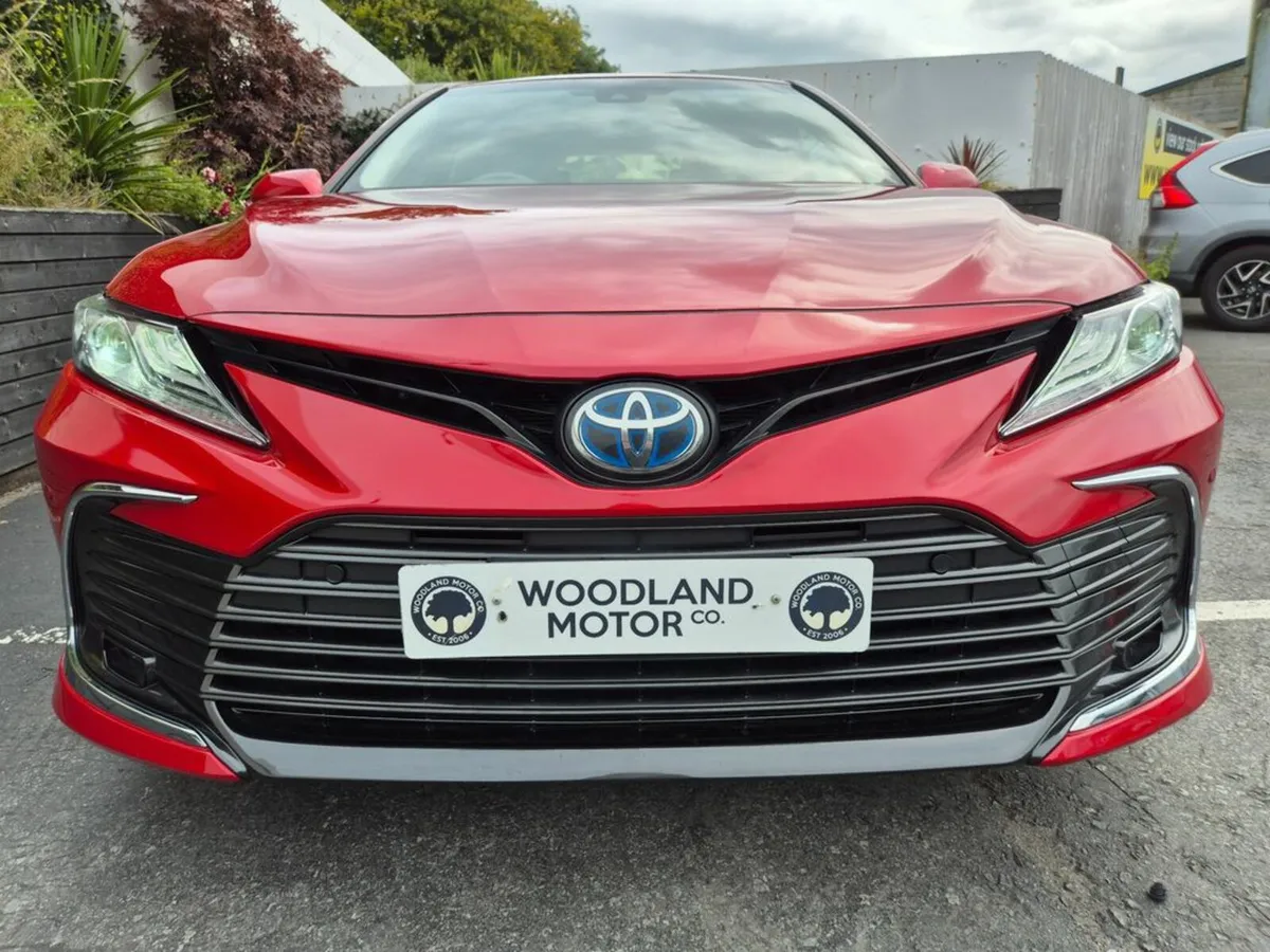 Toyota Camry 2.5 HYBRID / SOL G-PACK WITH LEATHER - Image 4