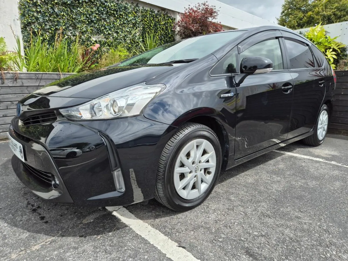 Toyota Prius 1.8 HYBRID / 5 SEATER / S SPEC / TAX - Image 3