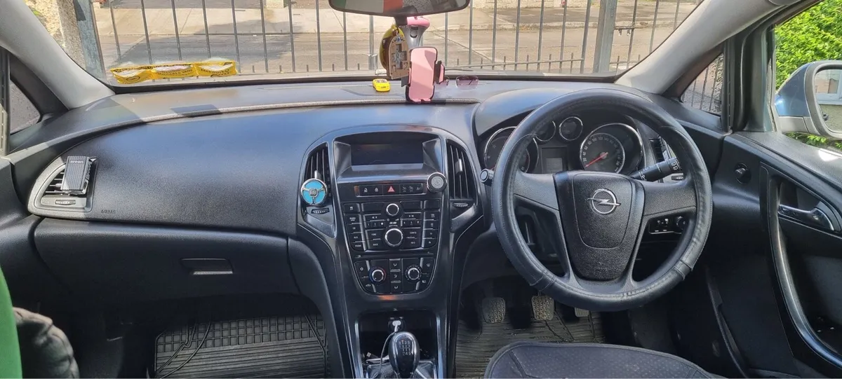 Opel Astra LOW MILLAGE - Image 3
