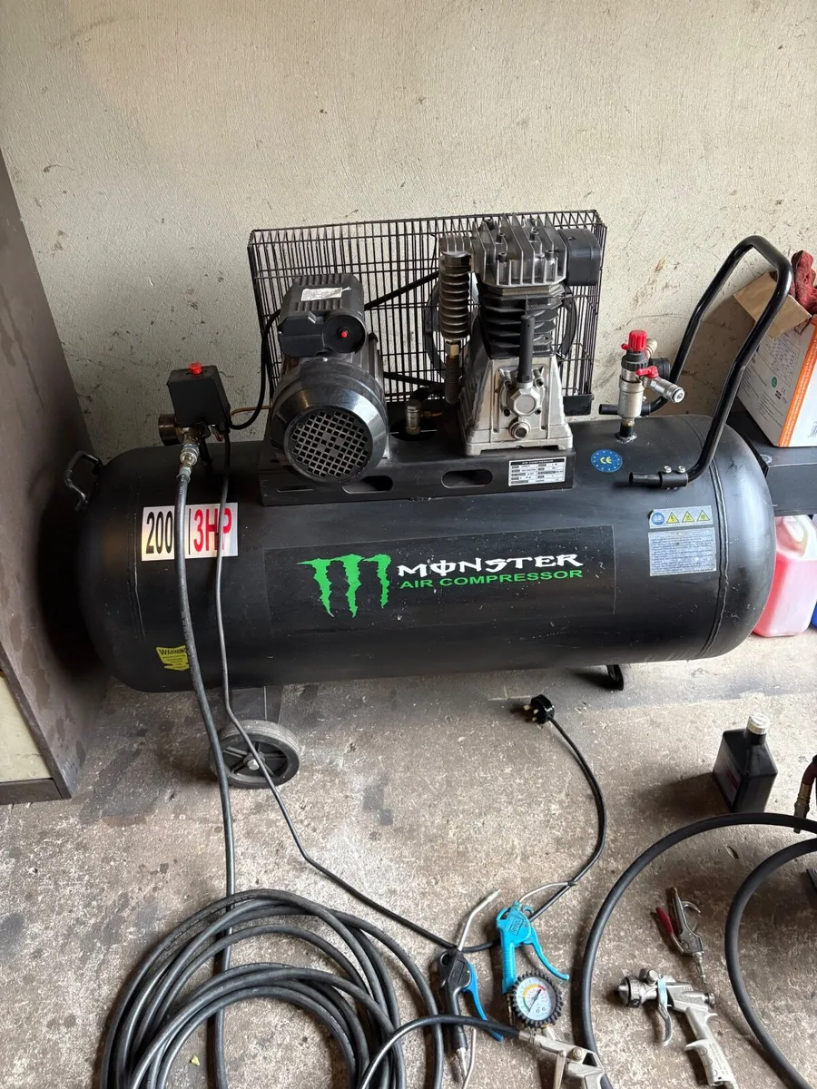 Garage equipment - Image 2