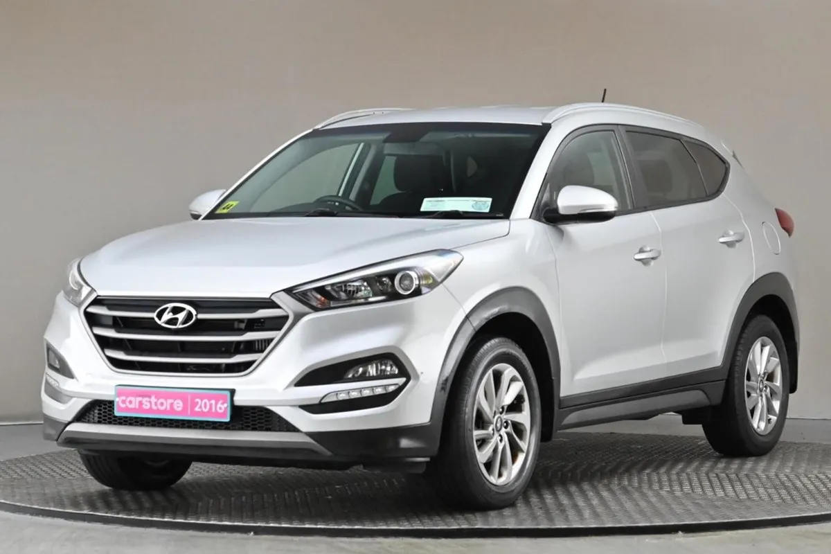 Hyundai Tucson 1.7 D Comfort Plus 6spd  rear Park - Image 3