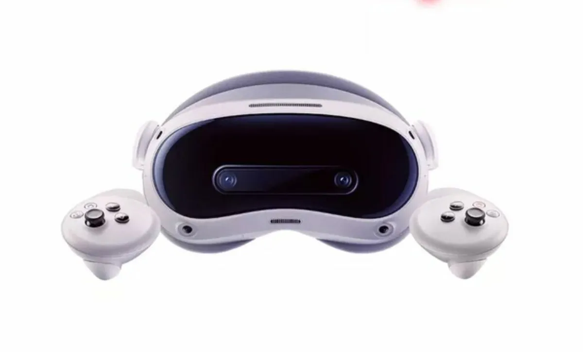 PICO 4 ULTRA VR Headset - Image 3