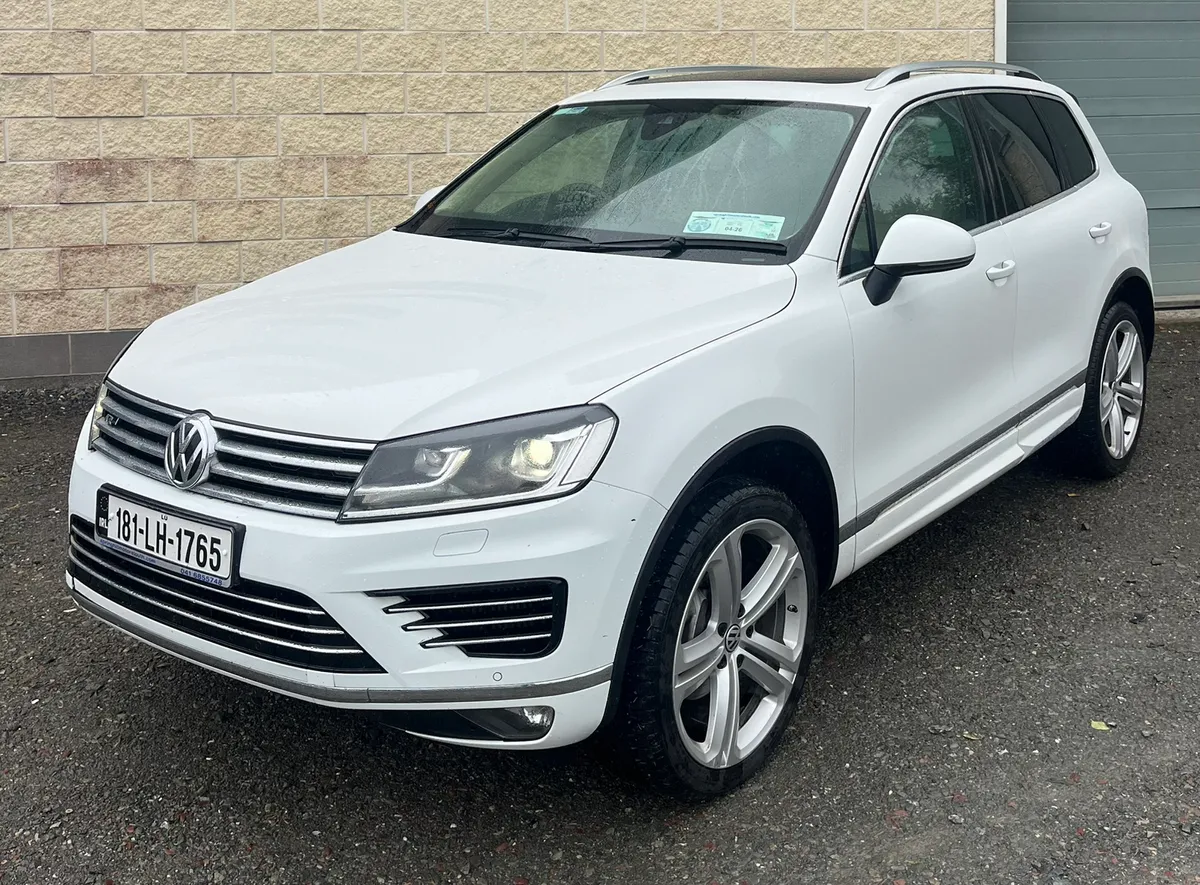 2018 VW TOUAREG R-Line - Image 1