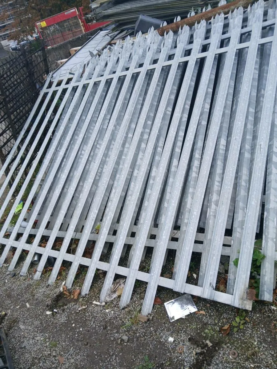 Fencing panels - Image 1