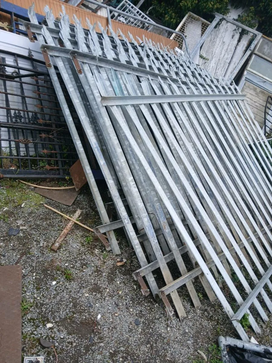 Fencing panels - Image 2