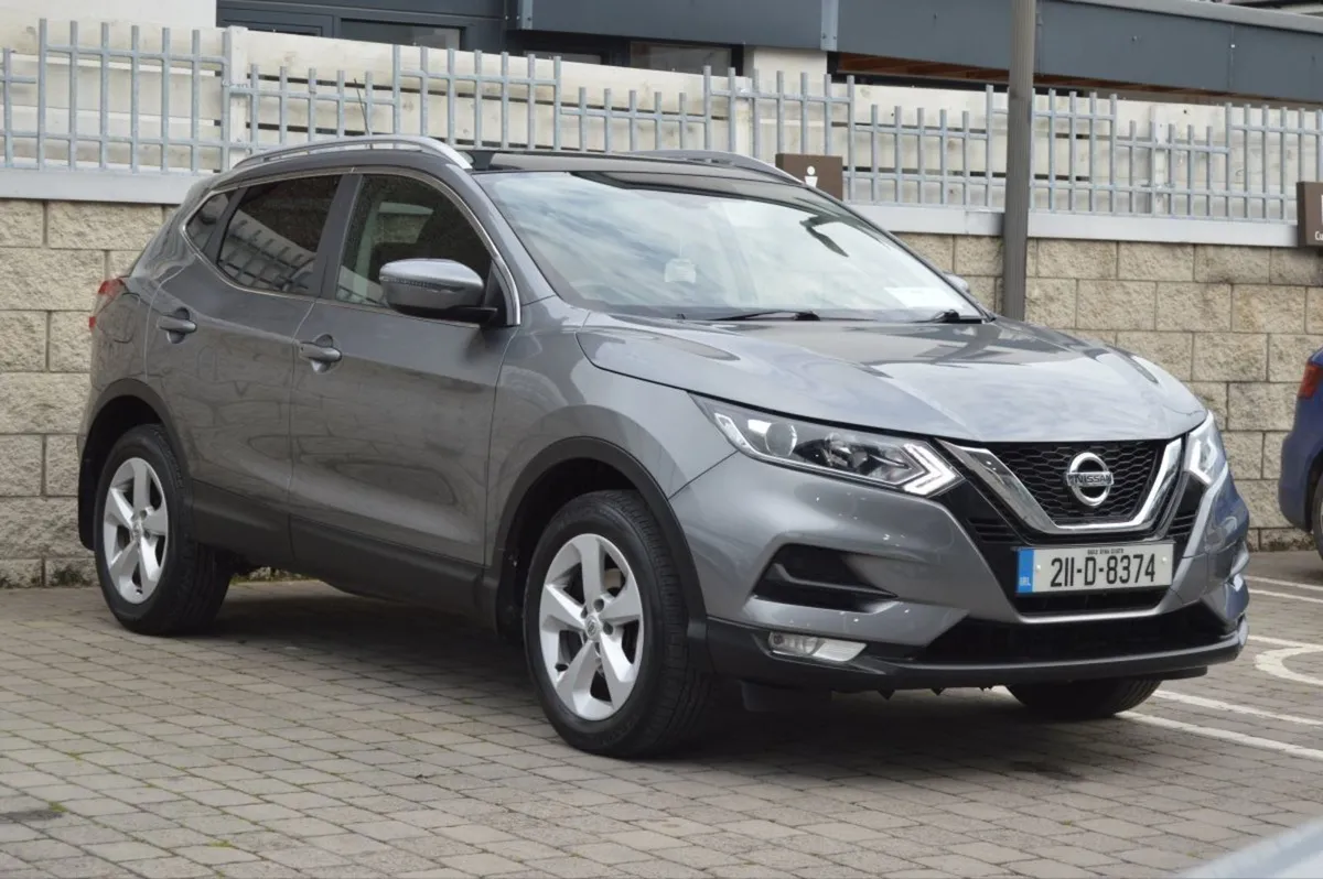 Nissan QASHQAI 1.3 PET SE . Low Mileage - Image 1
