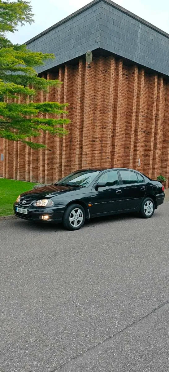 Toyota Avensis - Image 1