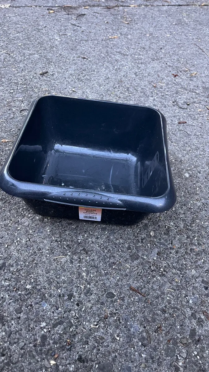 Plastic bowl - Image 1