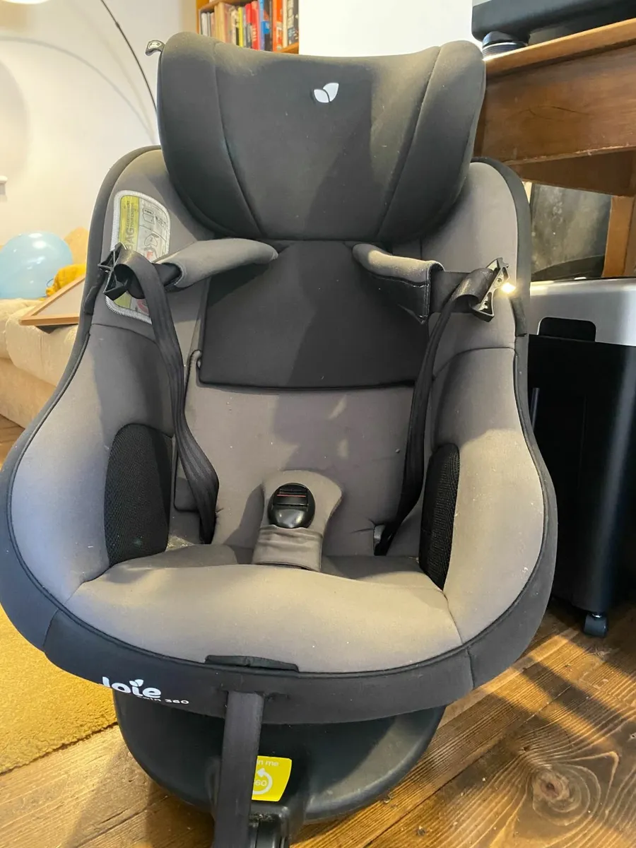 FREE Child Car Seat (collect from D8) - Image 2