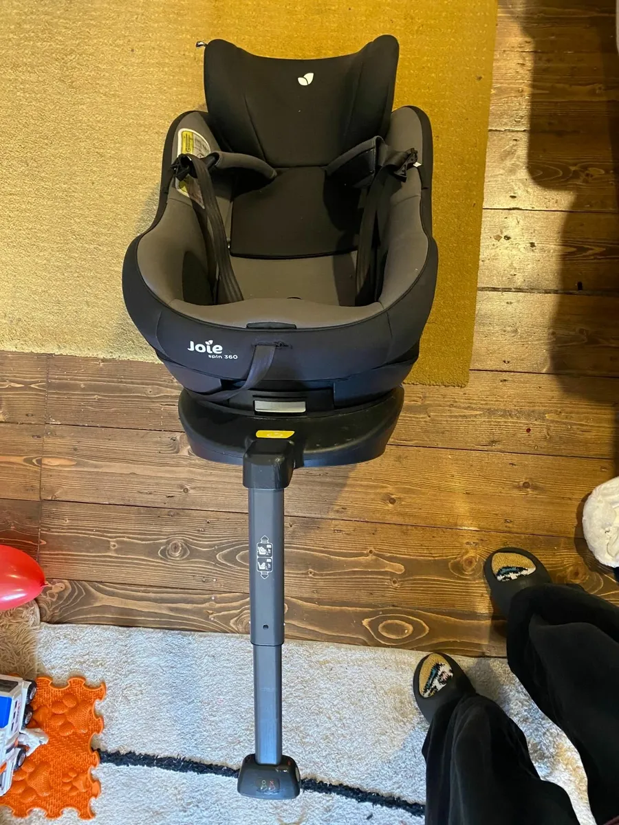FREE Child Car Seat (collect from D8) - Image 3