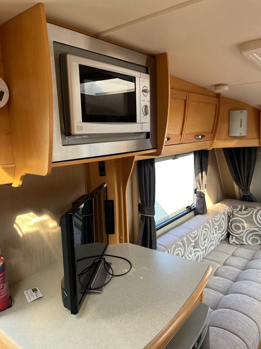 Caravan - Image 4