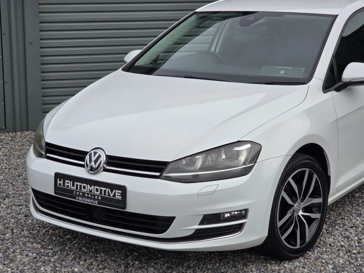 2017 VOLKSWAGEN GOLF HIGHLINE 1.4 TSI AUTO - Image 2