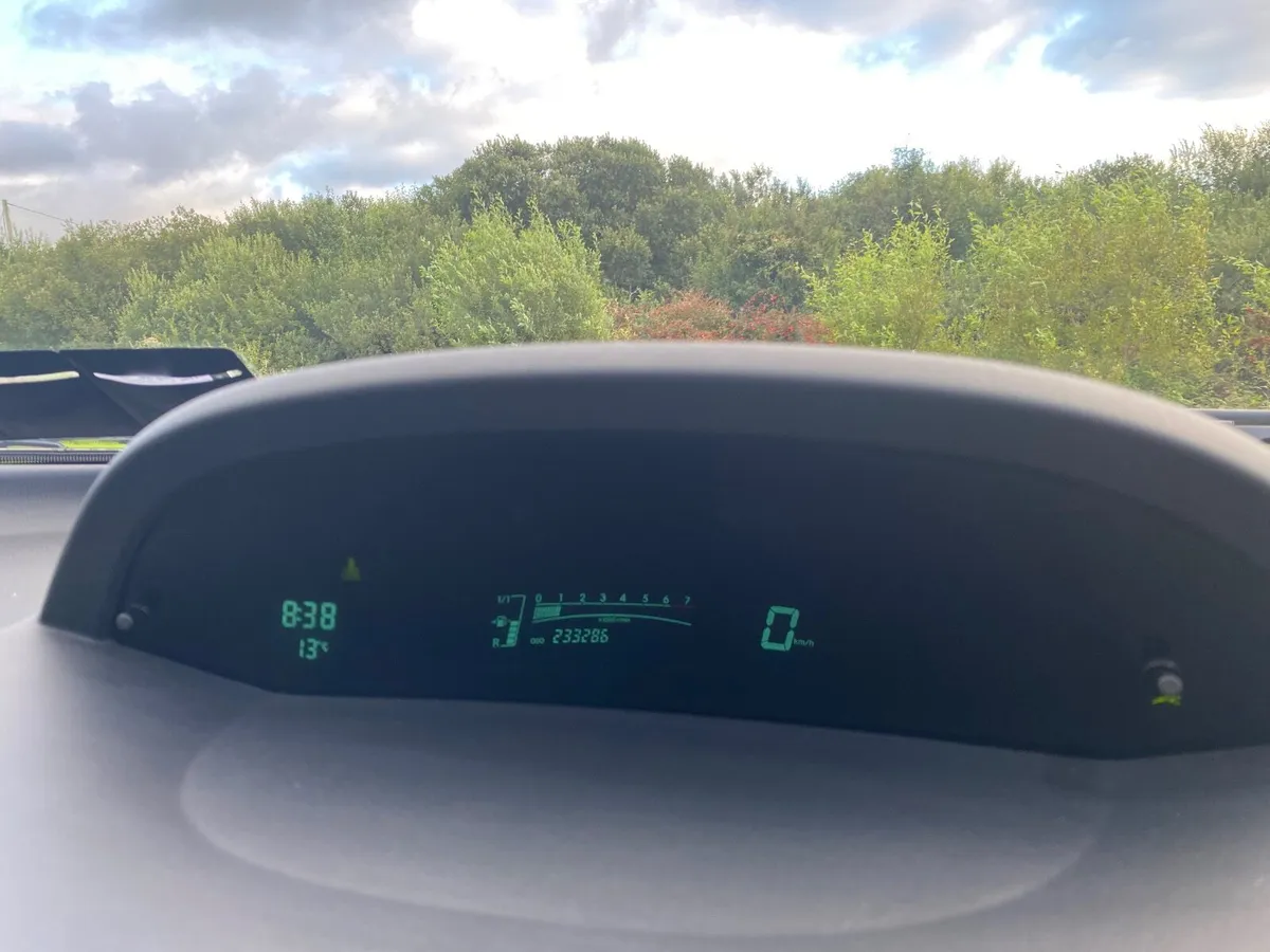 Toyota Yaris 2007 - Image 4