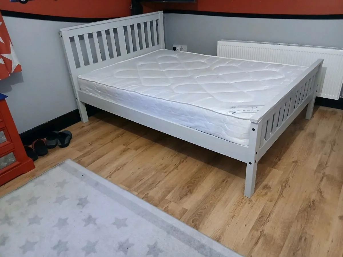 Bed - Image 1