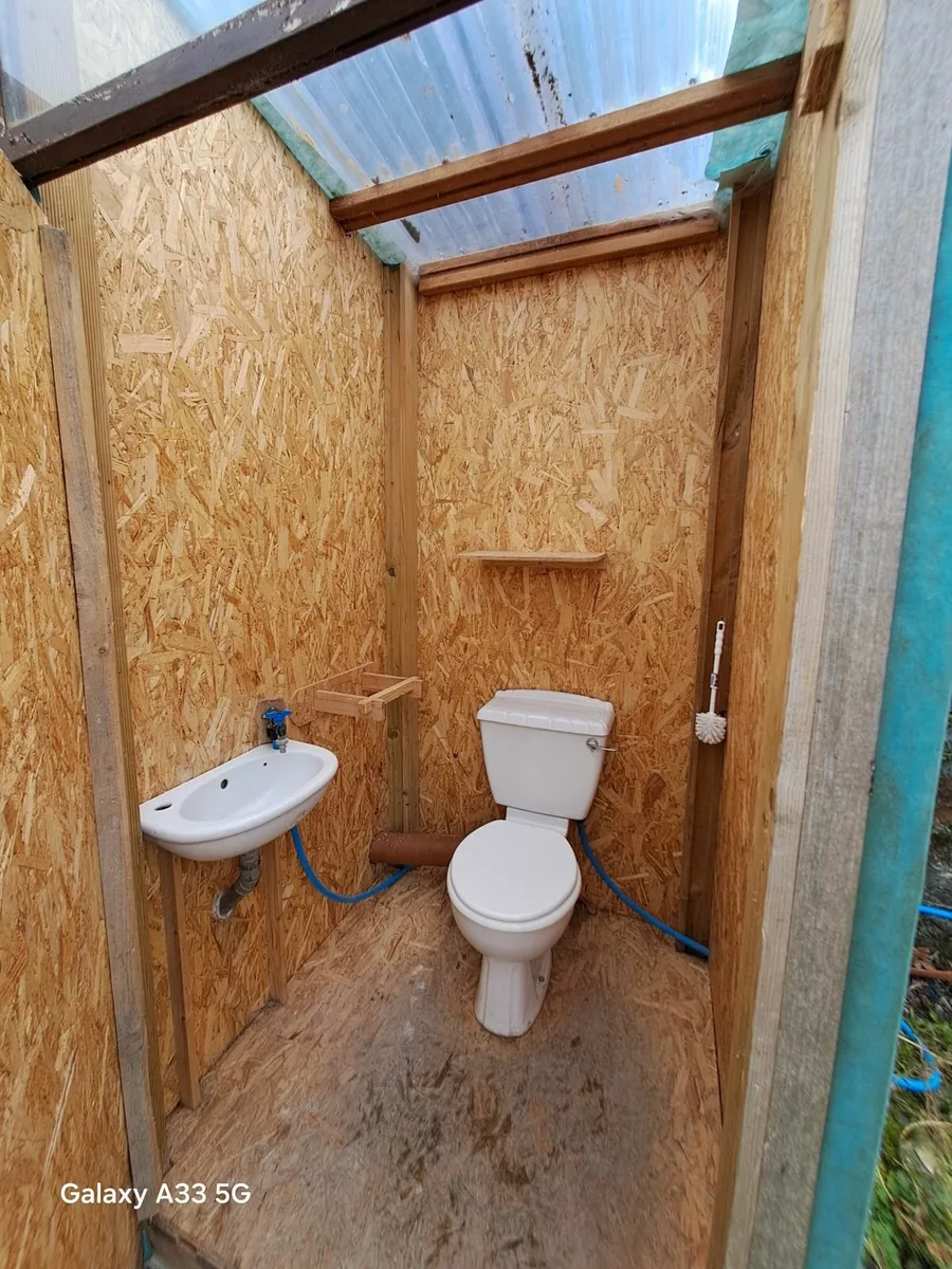 Site toilet - Image 1