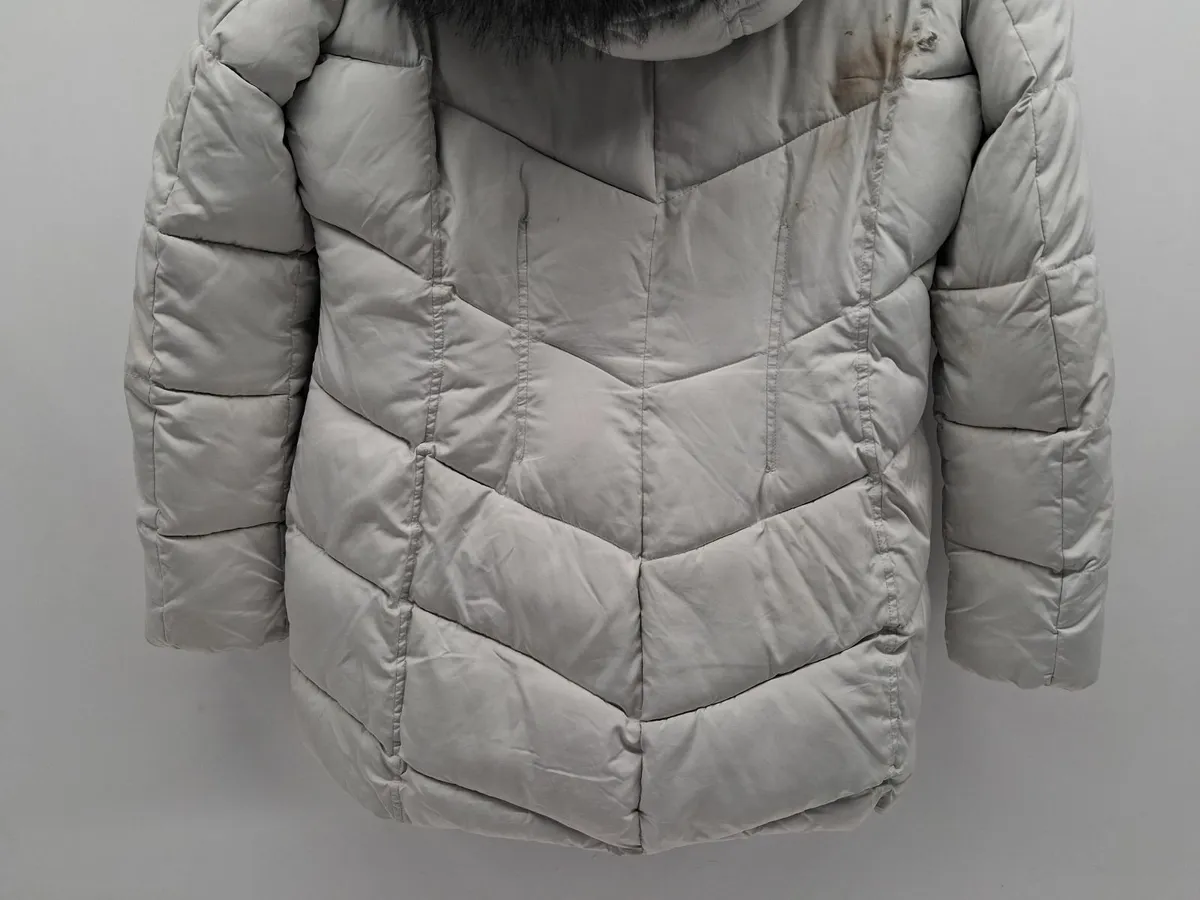 Online Auction Of A Conbipel White jacket & More! - Image 4