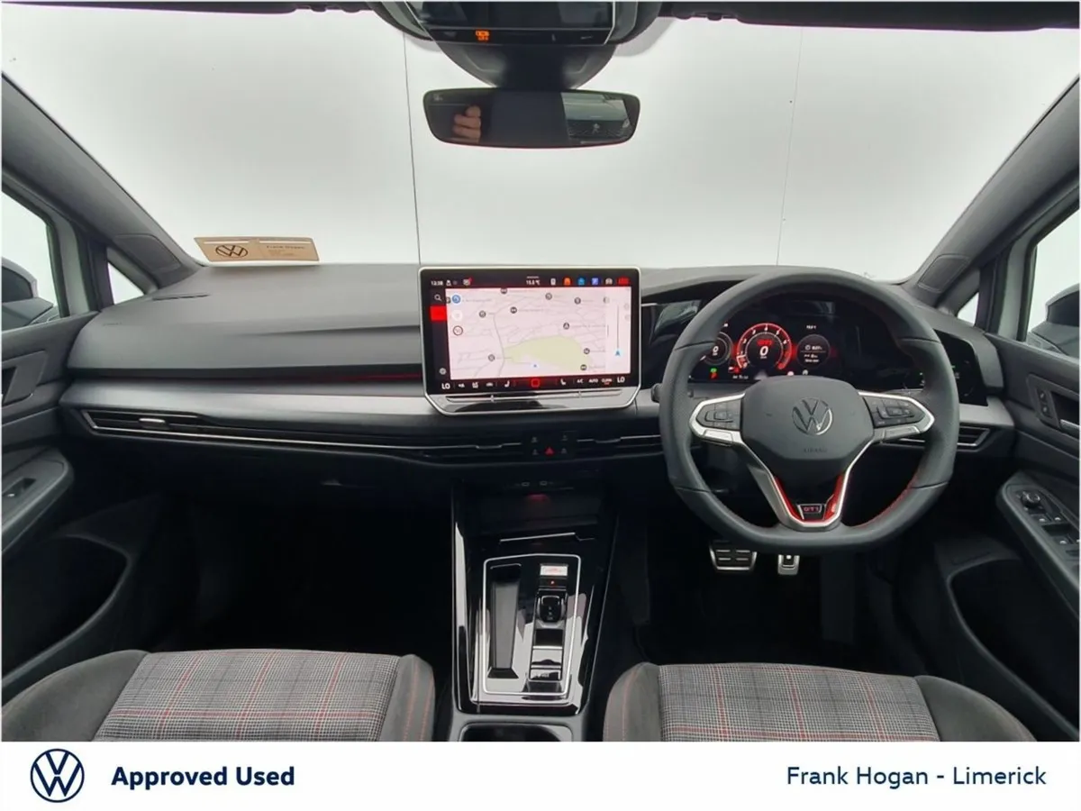 Volkswagen Golf Outstanding 252-GOLF GTI 2.0 TSI - Image 2