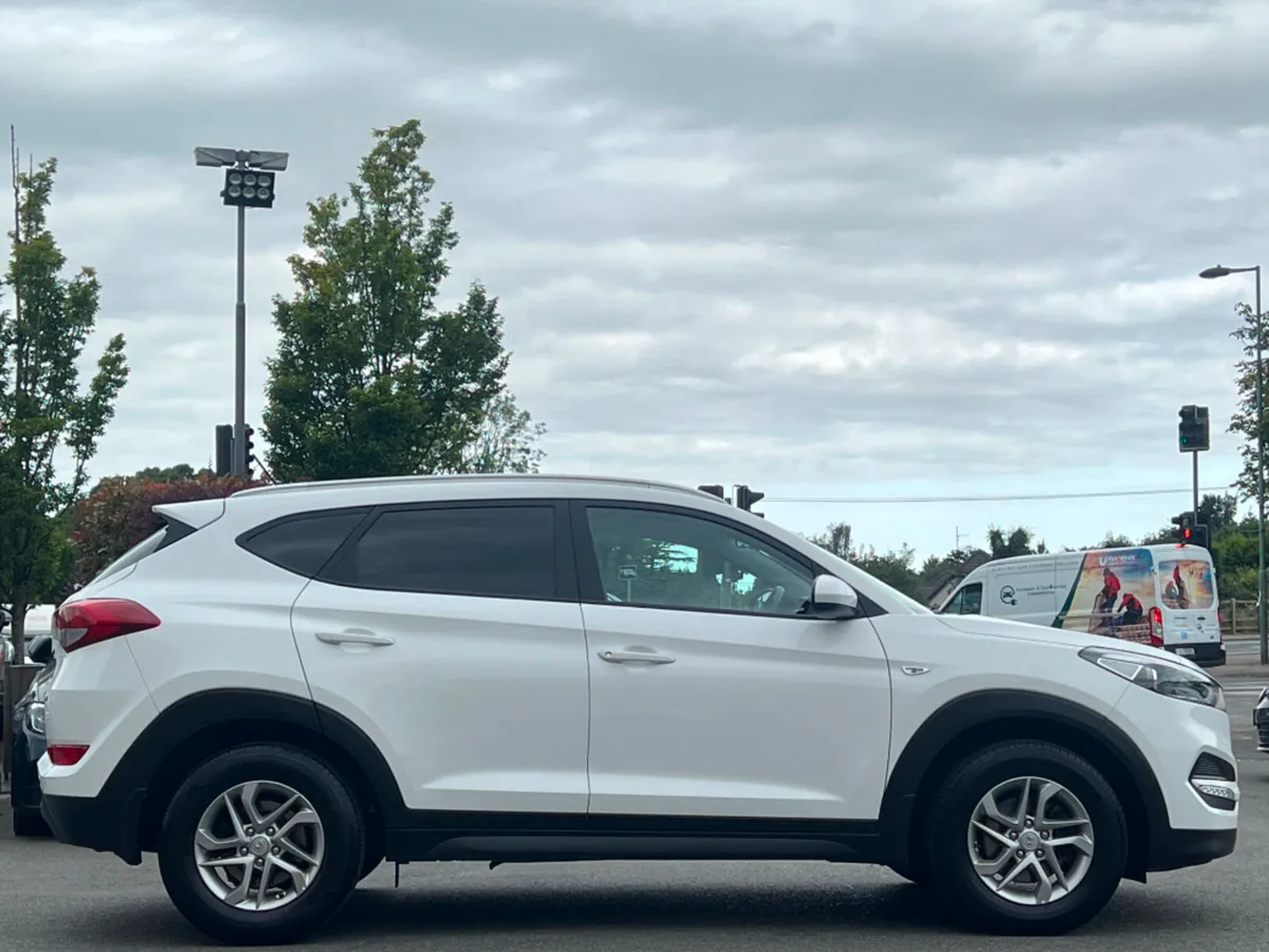 Hyundai Tucson 1.7 DIESEL COMFORT COMMERCIAL *LOW - Image 4