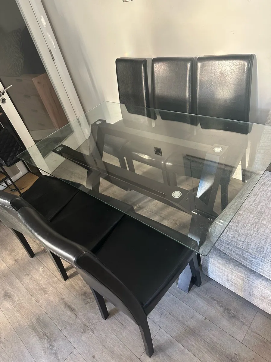 6 seater table with detachable glass top